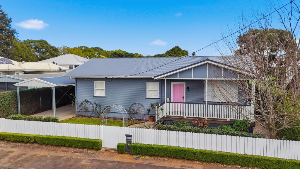 7 Clairmont St, Newtown, QLD 4350