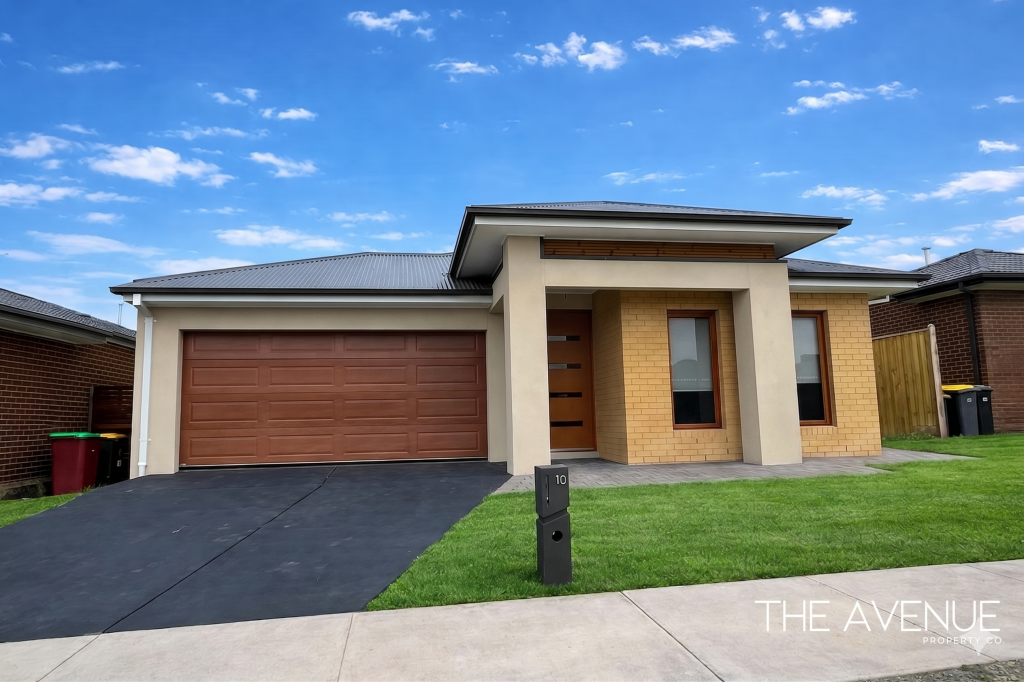 10 Bourbon Rd, Cranbourne East, VIC 3977