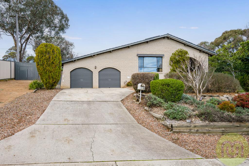 11 EMBLING ST, WANNIASSA, ACT 2903