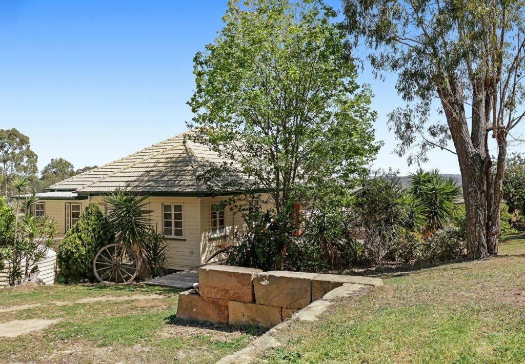 33 Everest Rd, Rosenthal Heights, QLD 4370
