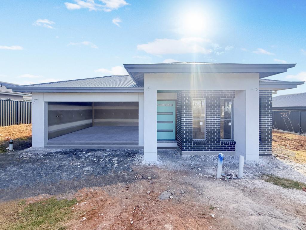 8 PARISH AVE, GUNNEDAH, NSW 2380