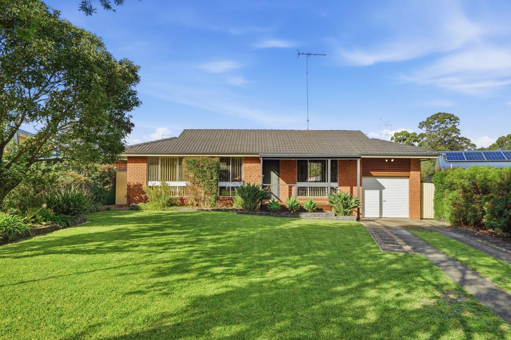 11 Chad Pl, St Clair, NSW 2759