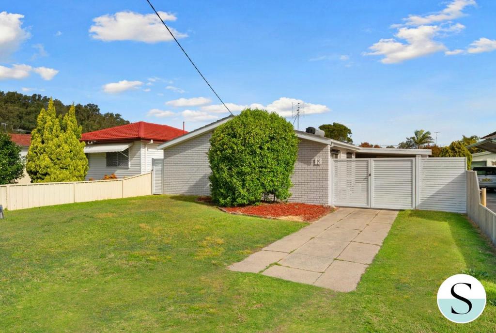 13 Clara St, Belmont South, NSW 2280