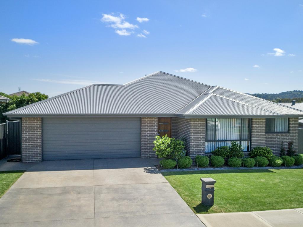 7 Faringdon St, North Tamworth, NSW 2340