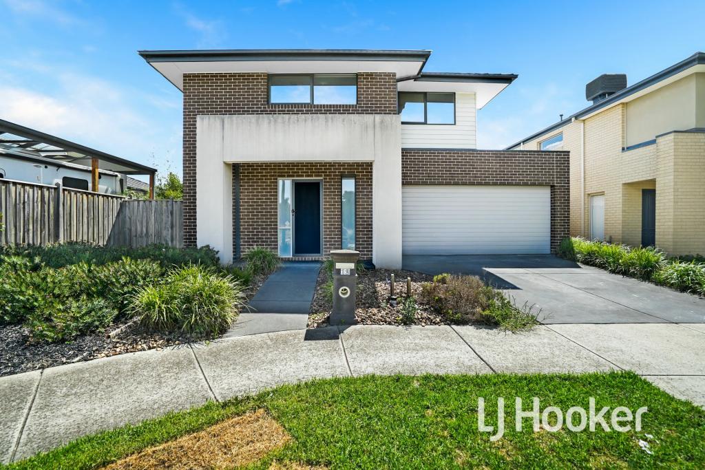 12 DENTON DR, OFFICER, VIC 3810