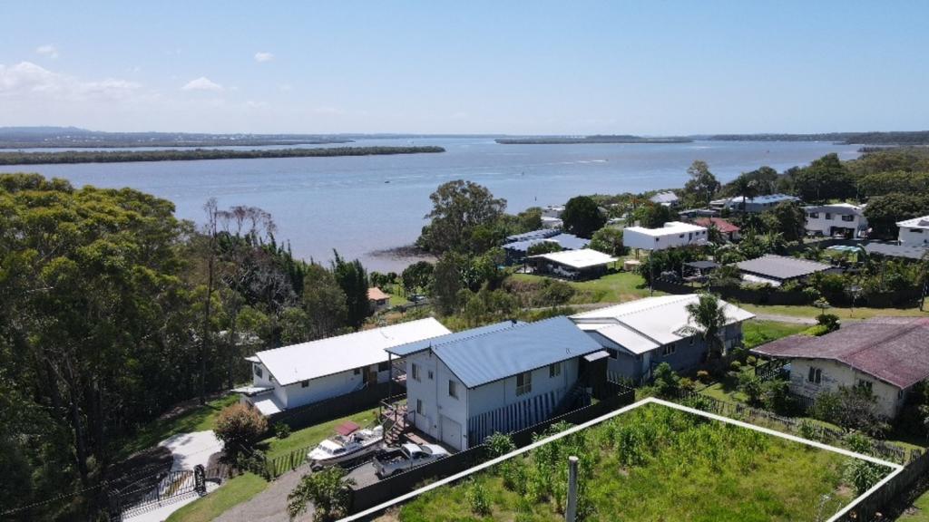 117 CHANNEL ST, RUSSELL ISLAND, QLD 4184
