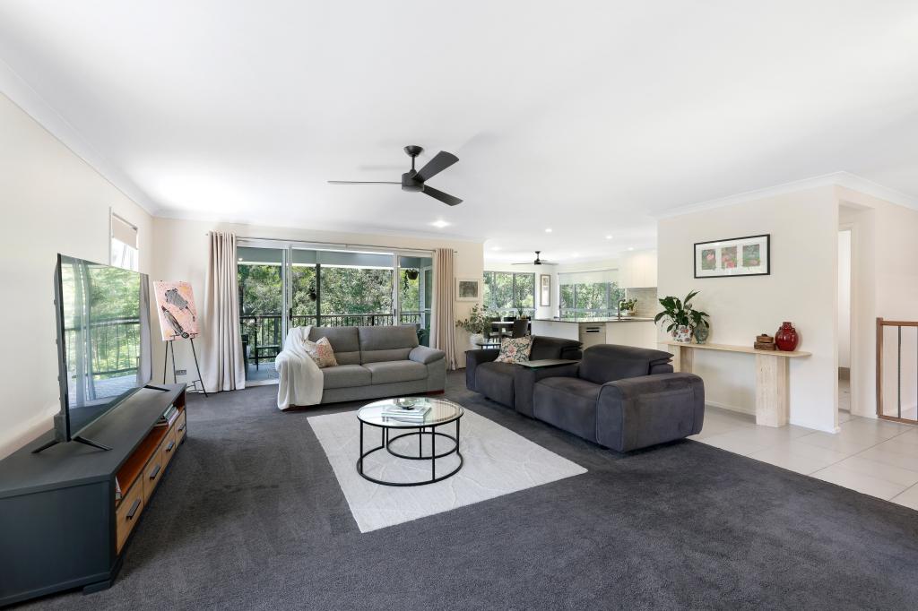 62 Cobb & Co Dr, Oxenford, QLD 4210