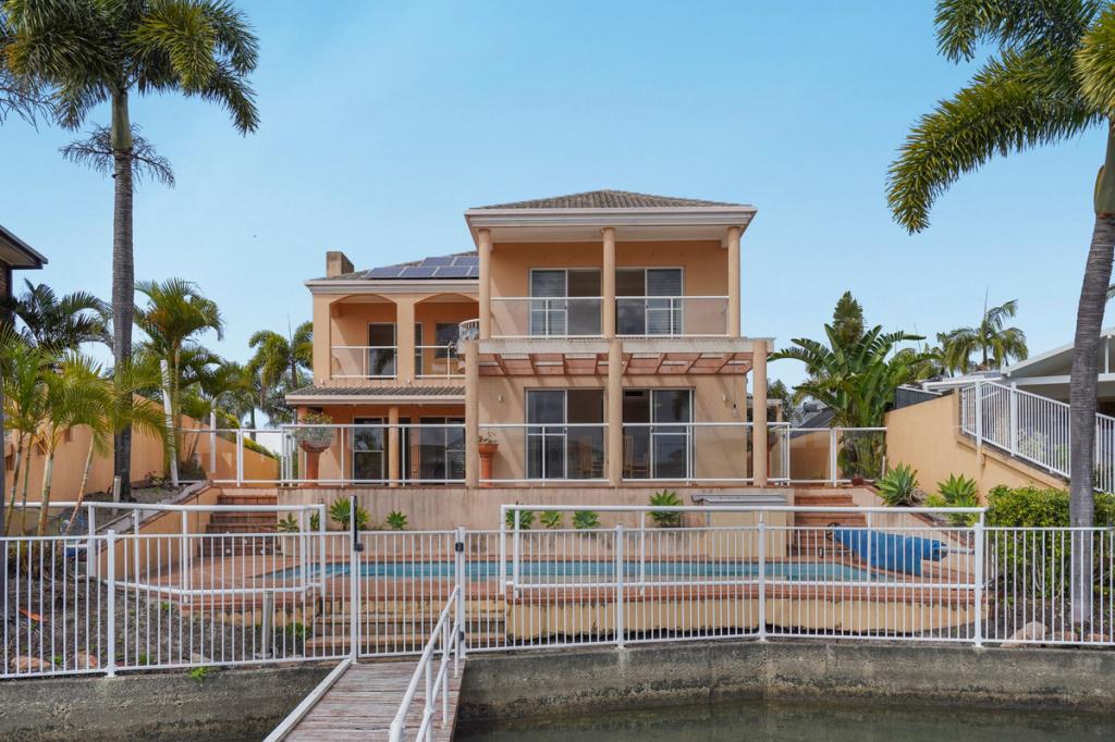 23 SUNDANCE WAY, RUNAWAY BAY, QLD 4216