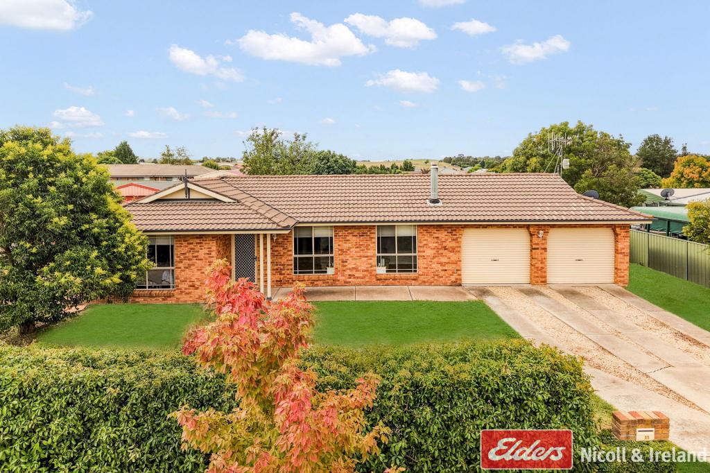 11 Loren St, Eglinton, NSW 2795