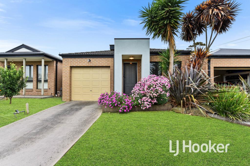 22/103 Army Rd, Pakenham, VIC 3810