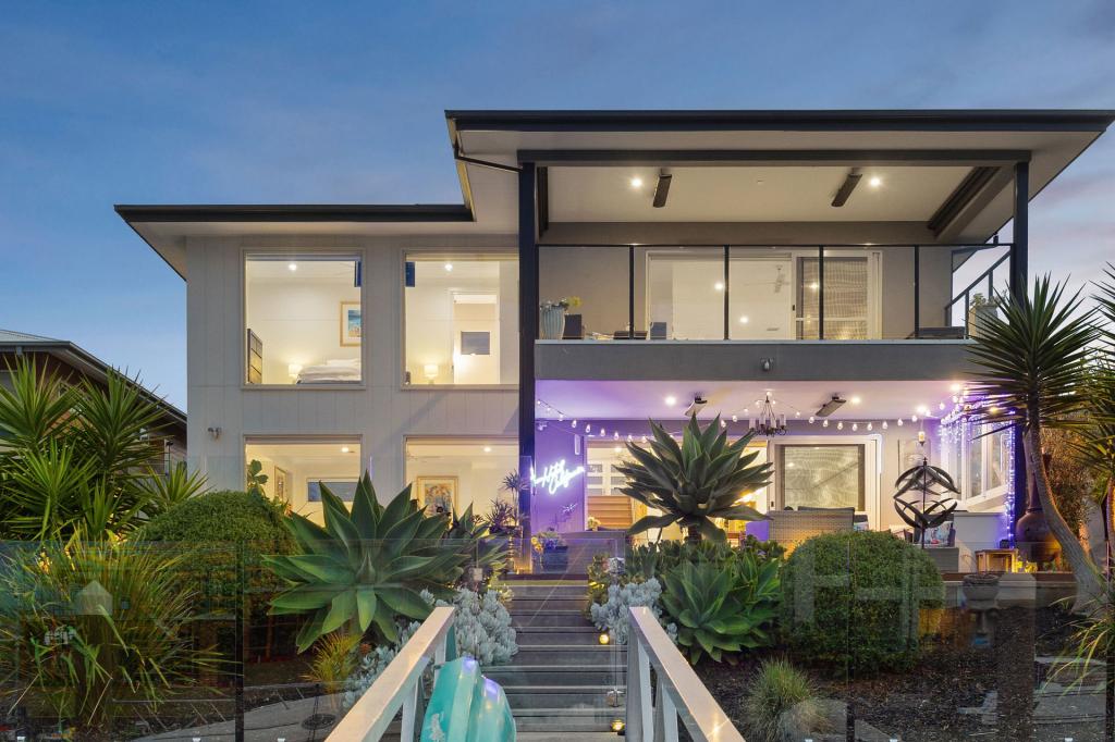 24 Helsal Pnt, Safety Beach, VIC 3936