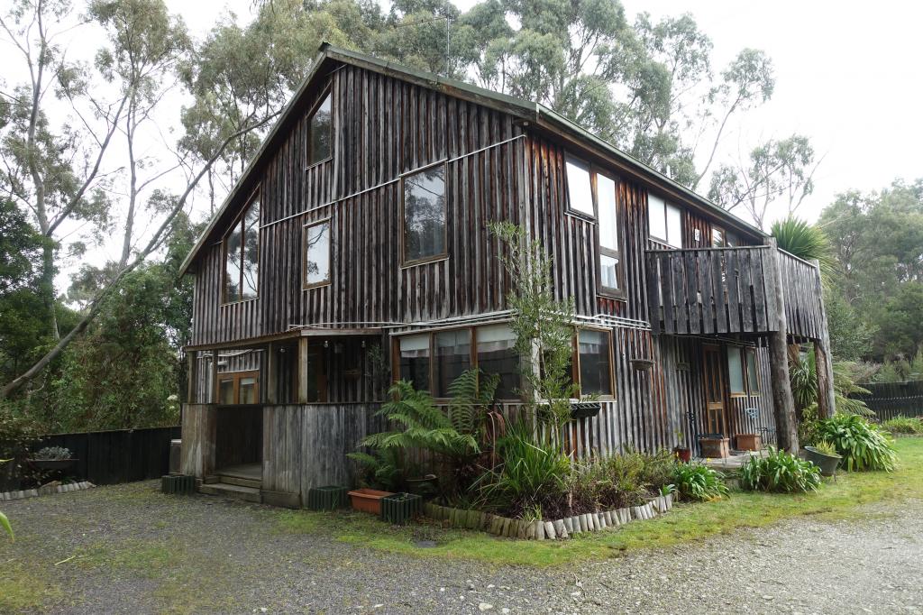 15 GAFFNEY ST E, STRAHAN, TAS 7468