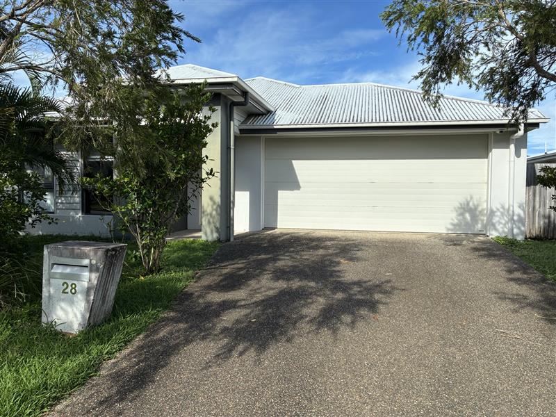 28 Scarborough Cct, Blacks Beach, QLD 4740