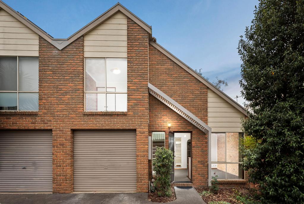 2/1 Mcewan Pl, Sunbury, VIC 3429