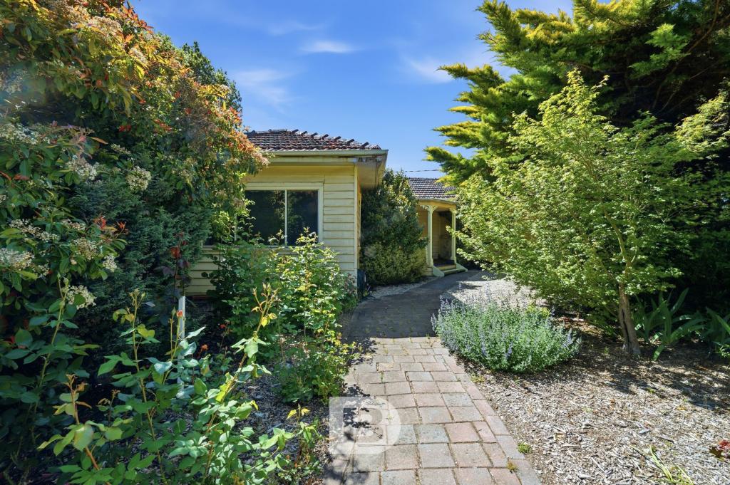 22 Davy St, Woodend, VIC 3442
