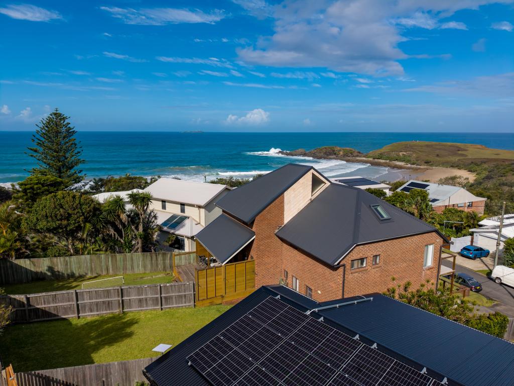 10 Signal St, Emerald Beach, NSW 2456