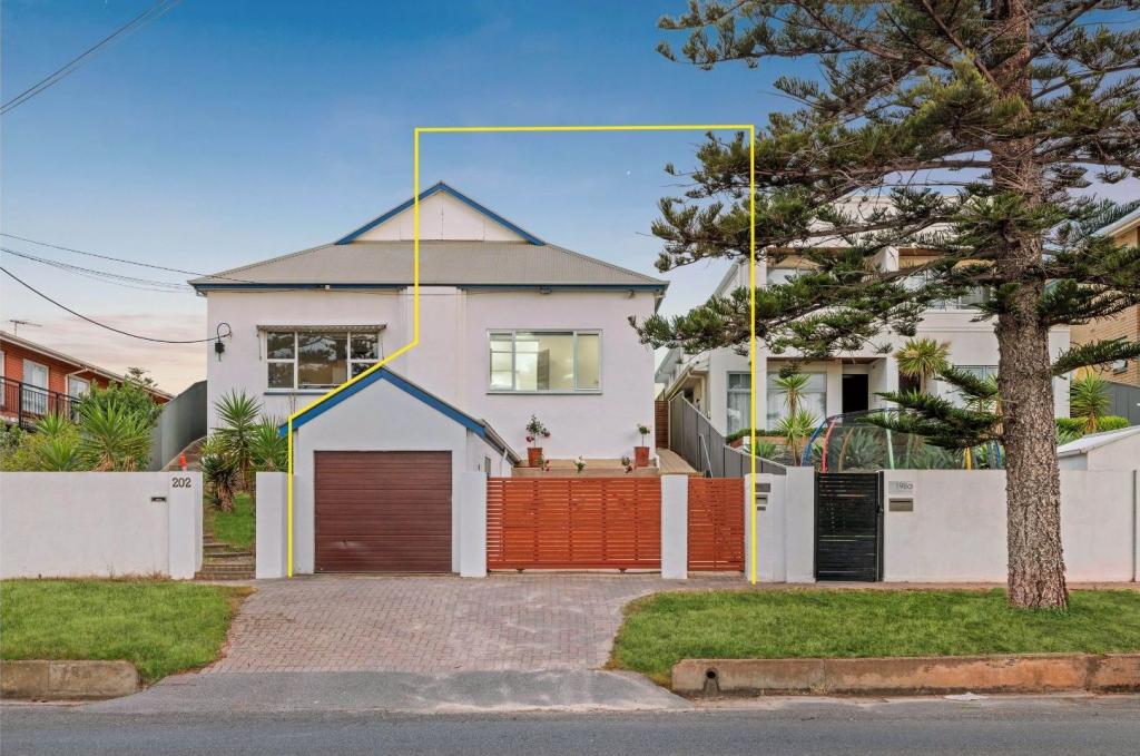 200 SEAVIEW RD, HENLEY BEACH SOUTH, SA 5022