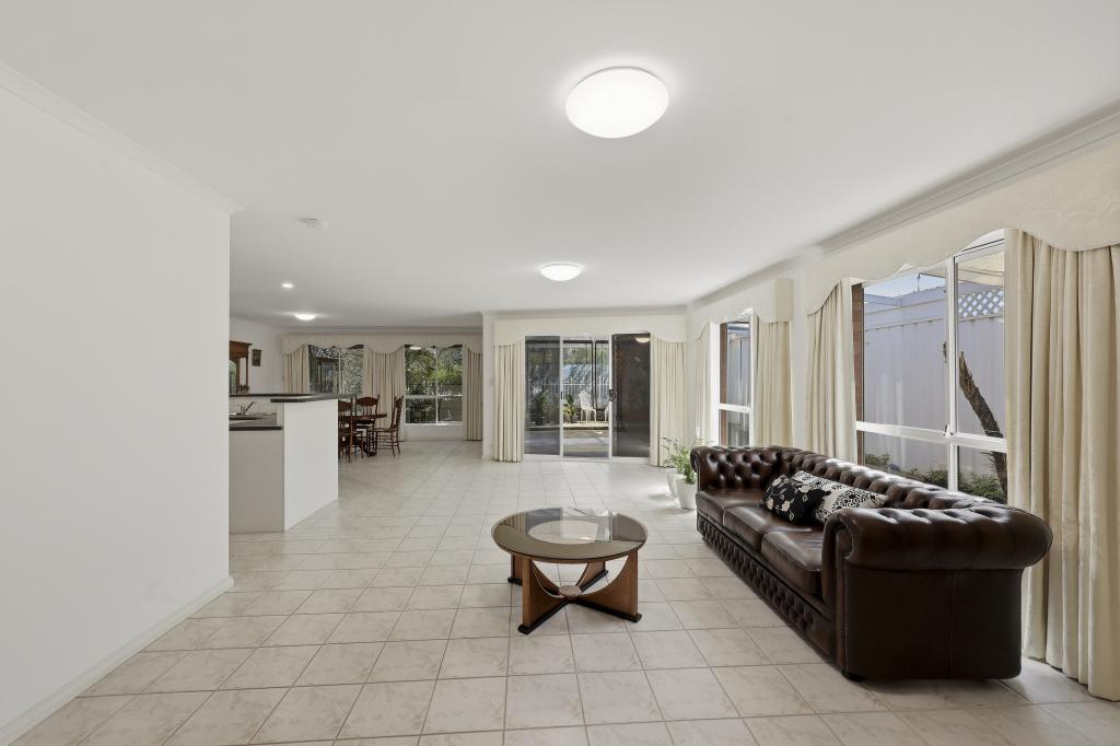 27 Ainslie Roberts Dr, Encounter Bay, SA 5211