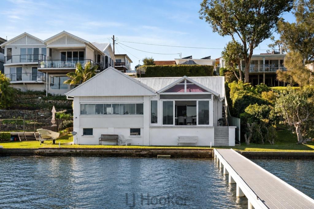 130 Sealand Rd, Fishing Point, NSW 2283