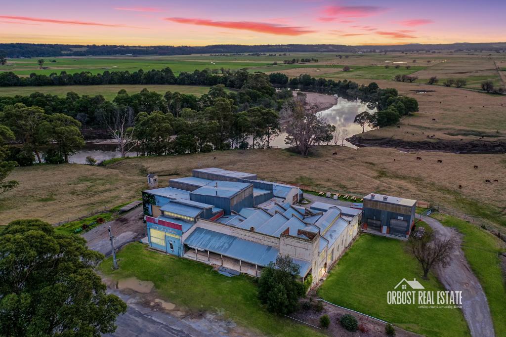 7 FOREST RD, ORBOST, VIC 3888