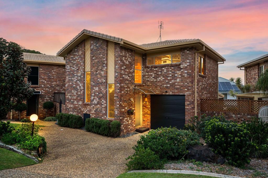 2/1 Barnes Dr, Buderim, QLD 4556