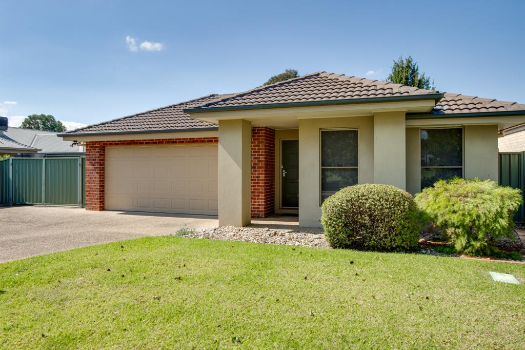 19 Champions Dr, Glenroy, NSW 2640