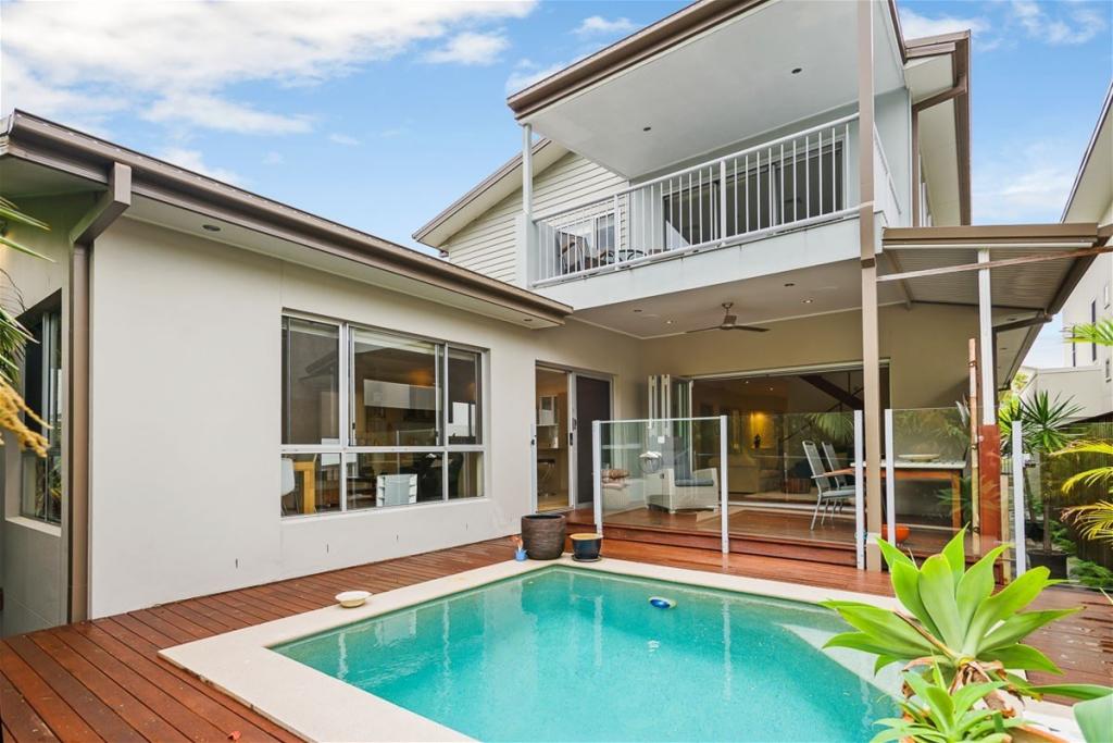 12 Moyenne Cres, Varsity Lakes, QLD 4227