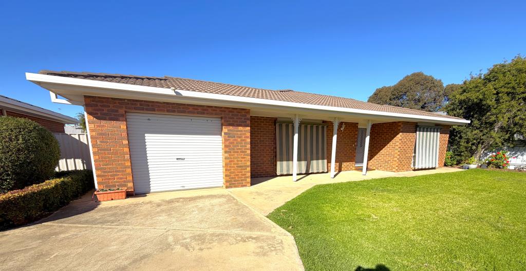 2/118 Crispe St, Deniliquin, NSW 2710