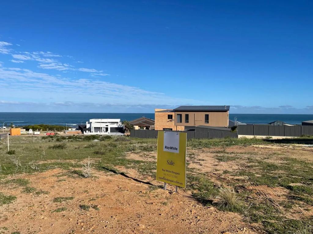 97 North Shore Dr, Dongara, WA 6525