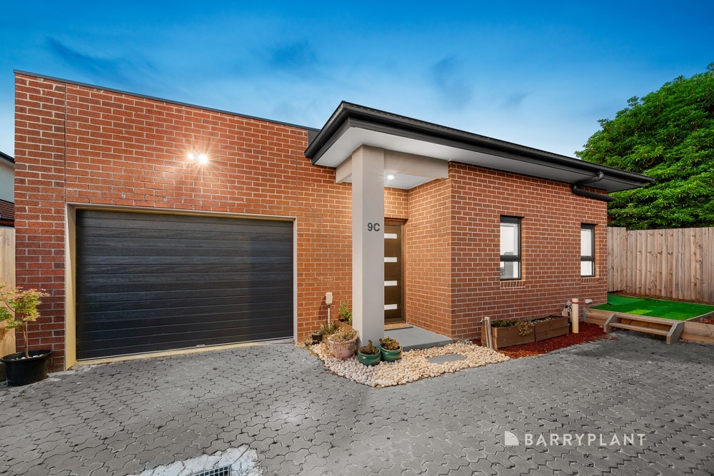 9C OZONE RD, BAYSWATER, VIC 3153