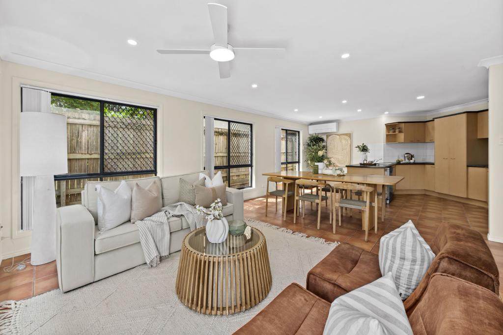 32 MAPLETON CRES, FOREST LAKE, QLD 4078