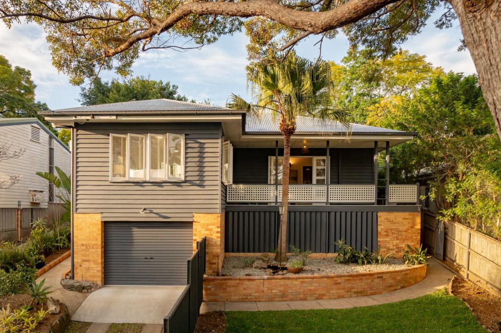 11 Quentin St, Chapel Hill, QLD 4069