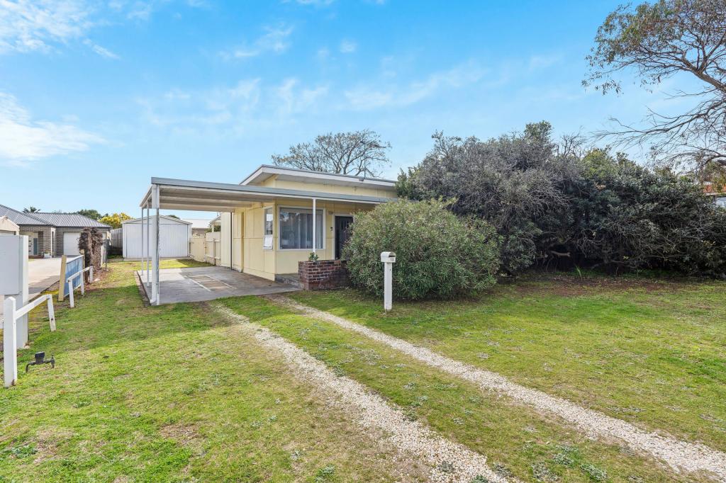 13 Griffiths Dr, Moana, SA 5169