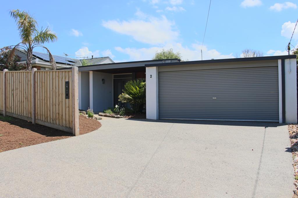 2 Dampier Ct, Grovedale, VIC 3216