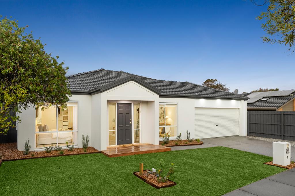 12 BREESE RD, LANGWARRIN, VIC 3910