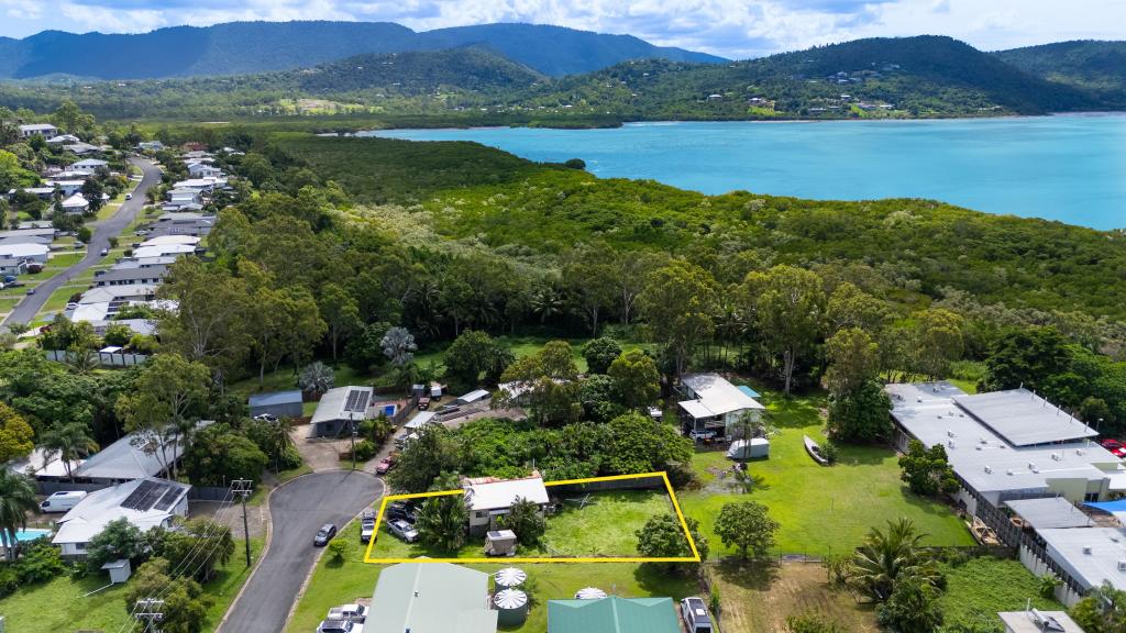 5 Picaninni Cl, Cannonvale, QLD 4802