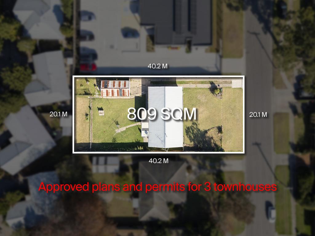4 OSHANNESSY ST, PAKENHAM, VIC 3810