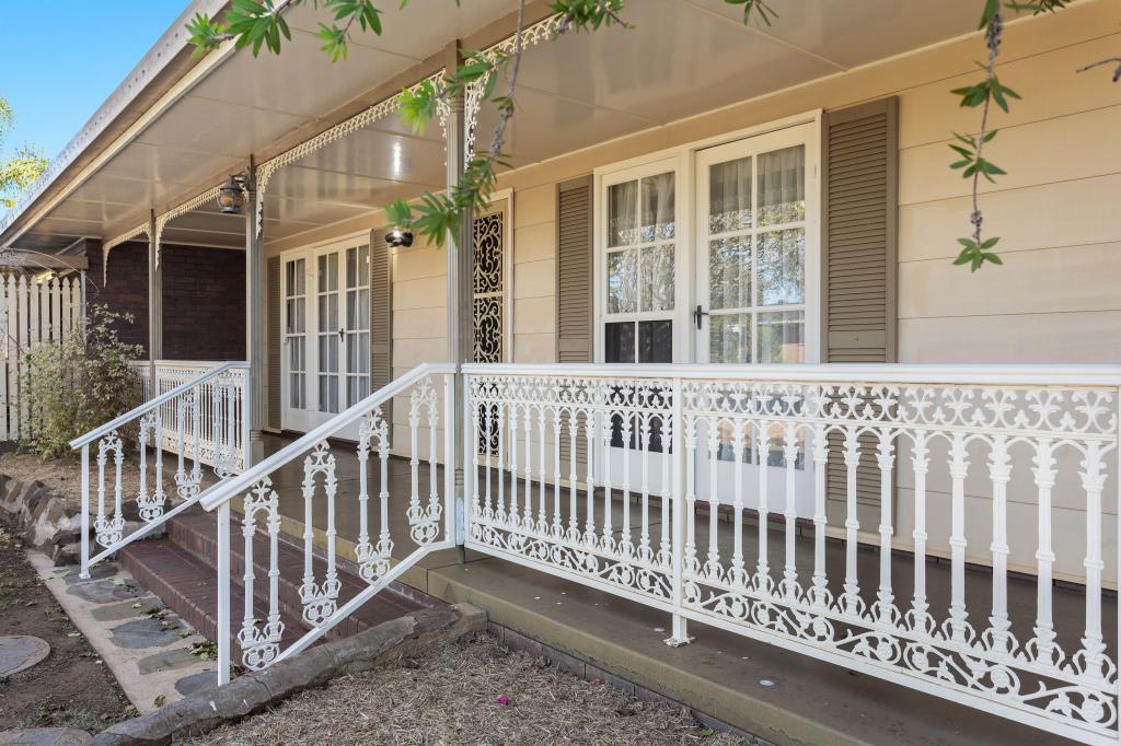 11 Werth St, Oakey, QLD 4401