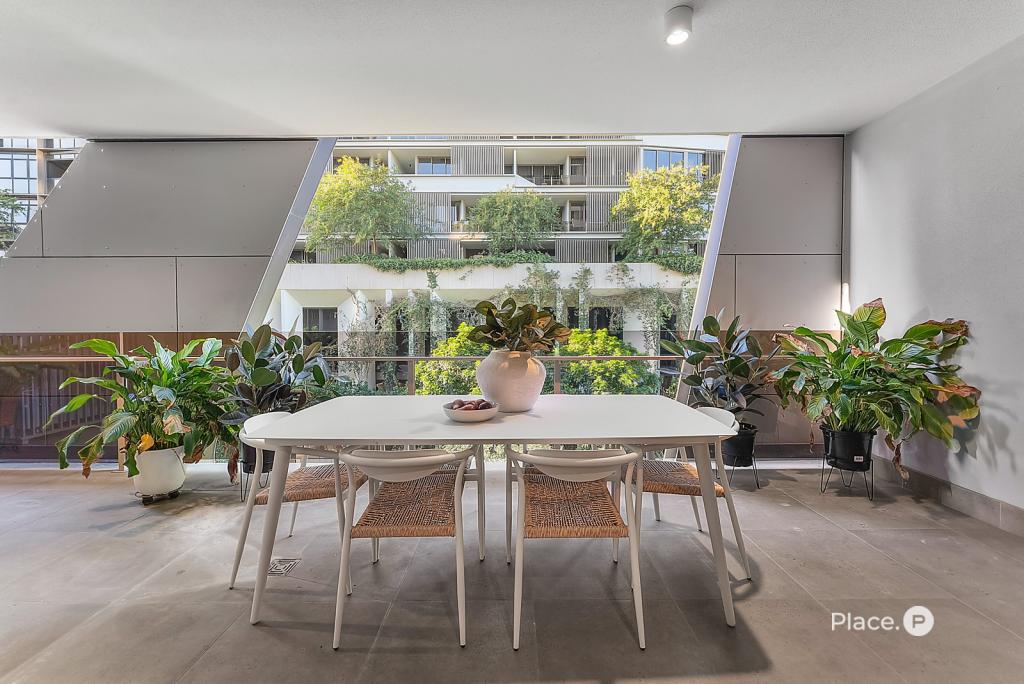 1101/17 LONGLAND ST, NEWSTEAD, QLD 4006