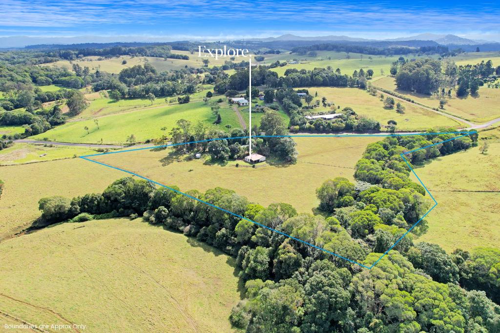 124 Russell Rd, Lake Eacham, QLD 4884