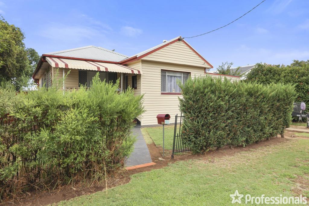 18 Stewart Ave, West Tamworth, NSW 2340