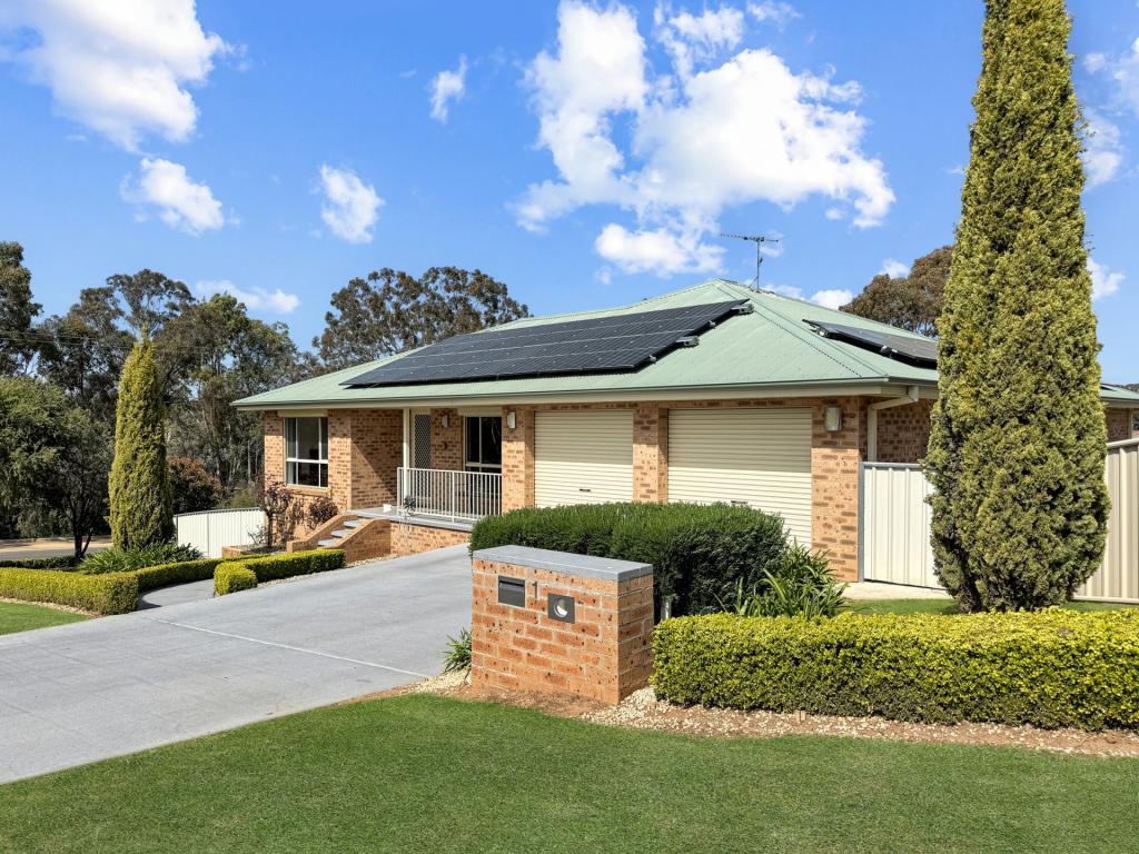 1 Scott Pl, Young, NSW 2594