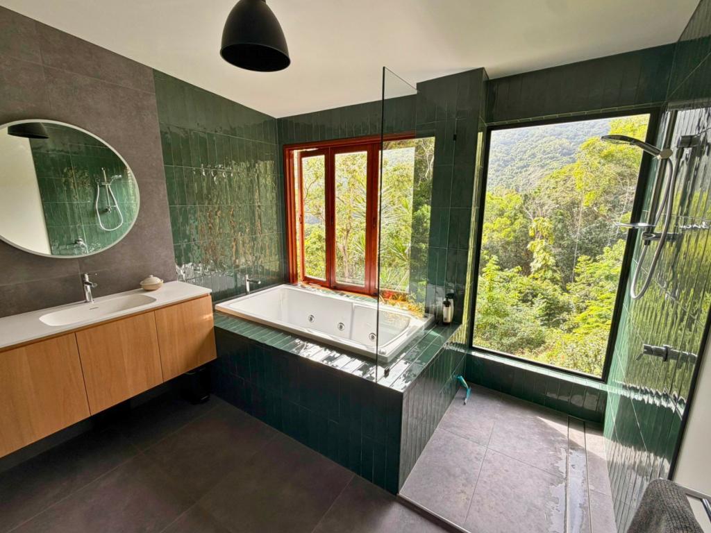 82 Spring Creek Rd, Mowbray, QLD 4877
