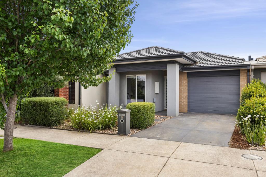 19 Flanagan Cl, Armstrong Creek, VIC 3217