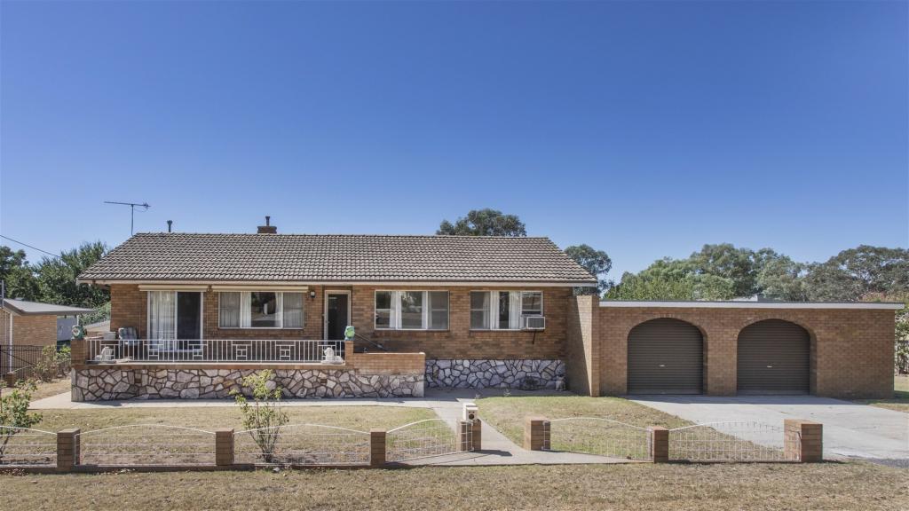 91 Fitzroy St, Cowra, NSW 2794