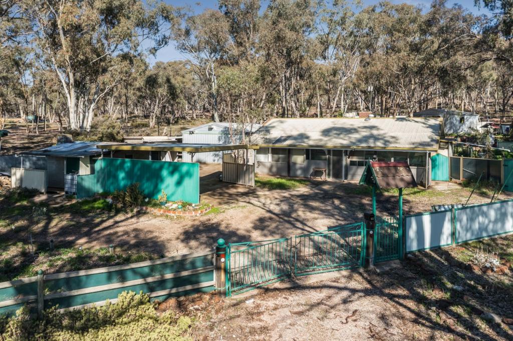 33 Richmond Plains Rd, Wedderburn, VIC 3518