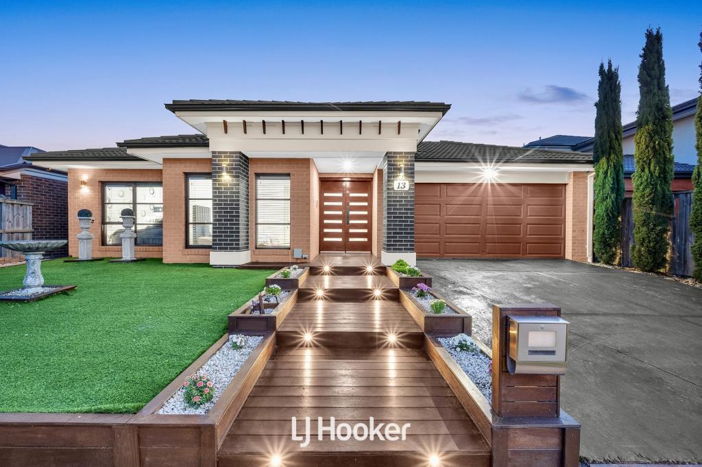 13 Woodstock Dr, Cranbourne North, VIC 3977