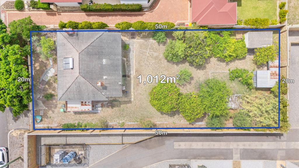 11 STREATLEY RD, LATHLAIN, WA 6100