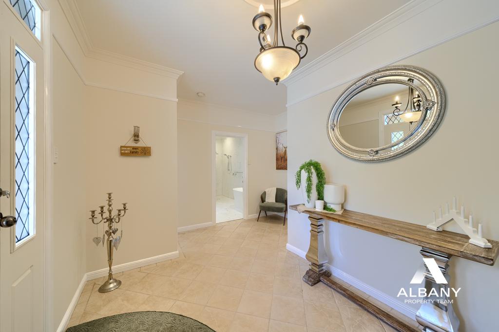 24 Parmelia Way, Mckail, WA 6330