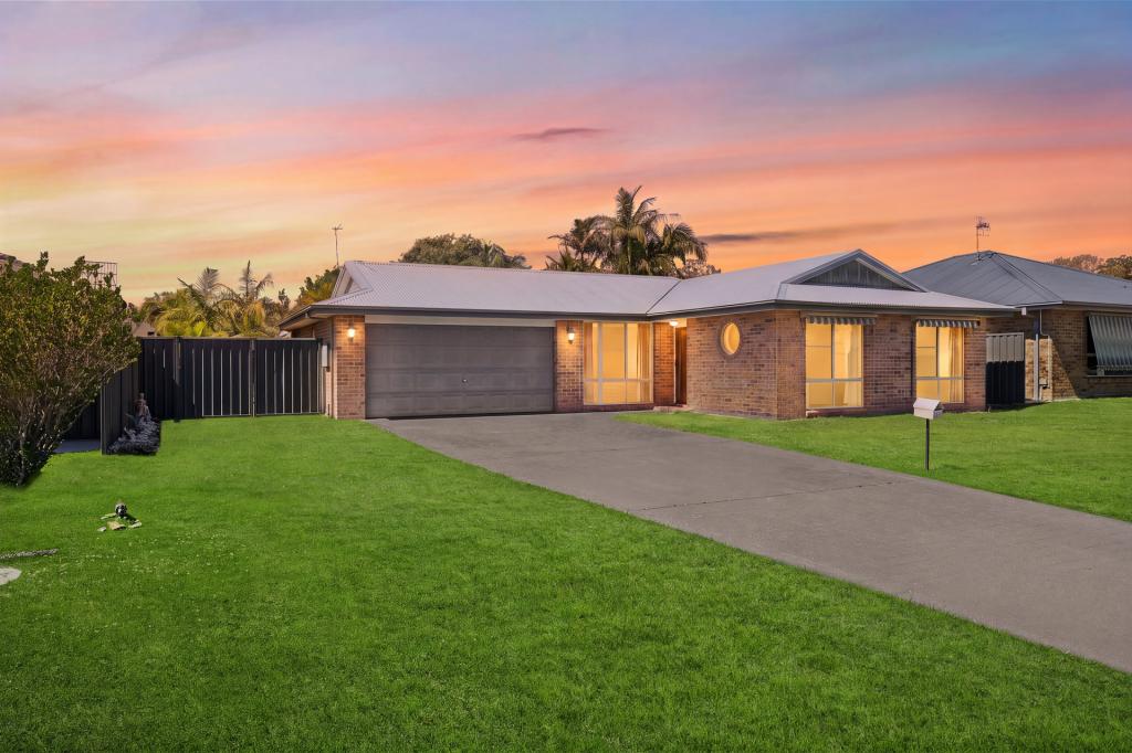 24 St Kitts Way, Bonny Hills, NSW 2445